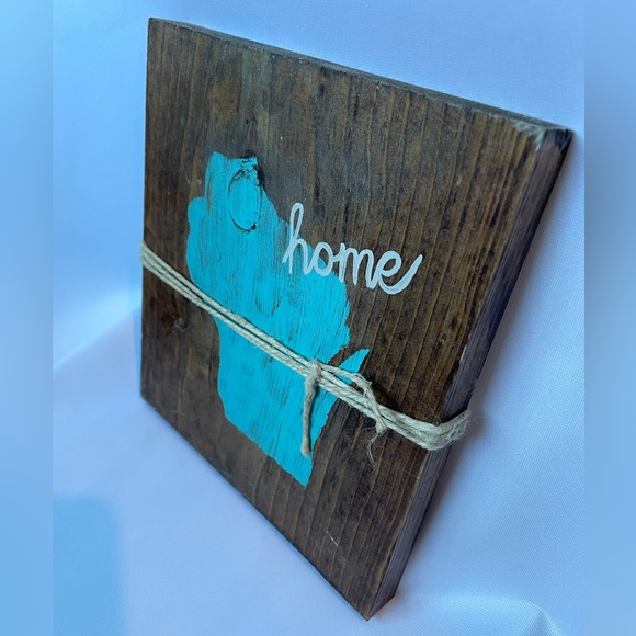 WI home decor - Picture 2 of 3